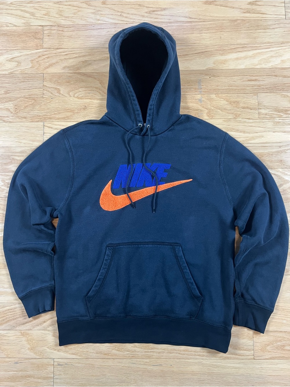 Nike Sportswear Club Fleece Chenille Logo Hoodie Black Orange Blue Size M